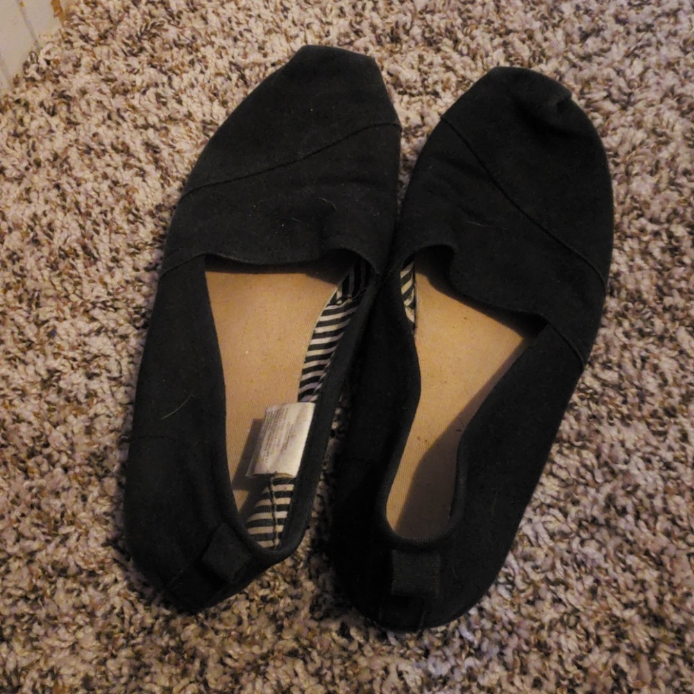 Black knock off toms